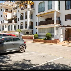 Personal Y Coqueto En Primerísima Línea De Playa, En La Costa Del Sol. Puerto De La Duquesa Castillo de Sabinillas